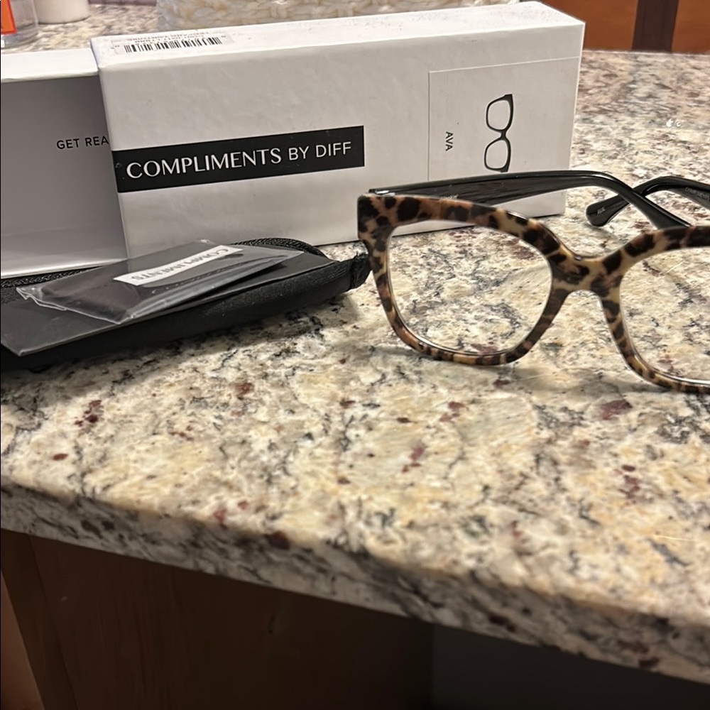 DIFF leopard Eyewear